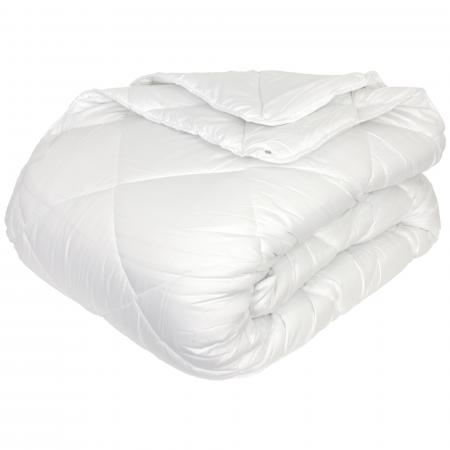 https://www.linnea.fr/images/pnormal/x/couette-polyester-240x220-cocoon-4-saisons-200-300-500g-30703.jpg